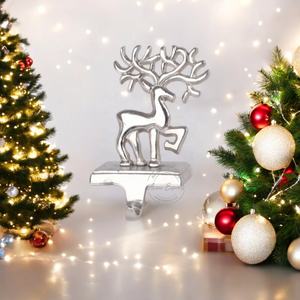Soporte Metálico para Calcetines Navideños con Diseño de Reno, Decoración Festiva Elegante y Resistente para el Hogar - Product Image 1