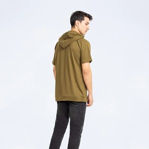 Camiseta con Capucha Unisex Verde Oliva, Corte Regular, Felpa, 100% Algodón, Color Sólido, Ropa Casual de Invierno, Transpirable y Ecológica - Product Image 1