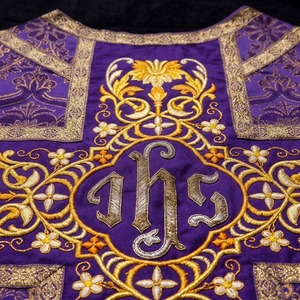 Banderola procesional de terciopelo personalizada con bordado de hilo dorado para iglesia, artículos litúrgicos religiosos católicos, servicio OEM de China - Product Image 2