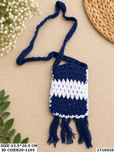Bolso de ganchillo bohemio con borlas y patrón de estrella de coral, funda para móvil tipo bandolera con múltiples colores y patrones, hecho a mano. - Product Image 2