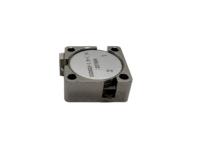 Isolateur RF miniature à insertion 1,8-2,8 GHz, isolation 25 dB, excellent VSWR 1,20, gestion de puissance 10 W pour modules 5G haute densité
