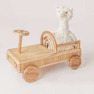 Accesorios para juegos de rol infantiles, camiones de mimbre tejidos a mano, diseño encantador, camión de juguete en miniatura - Product Image 2