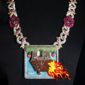 Collar con Colgante Temático de Casa y Llama, Incrustaciones de Cristal y Diamantes de Imitación, Aleación Chapada en Oro, Joyería Hiphop Unisex, Regalo - Product Image 1