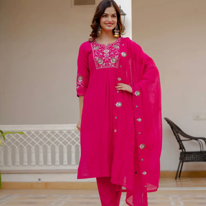 Elegante Conjunto de Kurti, Pantalón y Dupatta con Bordado de Lentejuelas – Moda India de Calidad de Exportación - Product Image 1