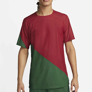 Camiseta de Fútbol Verde Texturizada de Manga Corta con Cuello Redondo, Ajuste Atlético, Tejido Transpirable de Poliéster, Ropa Deportiva - Product Image 2