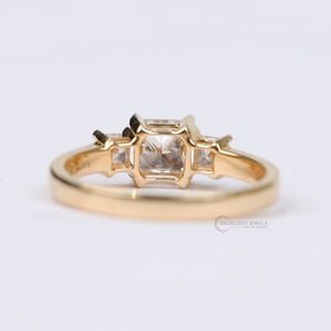 แหวนเพชรทรงปรินเซสคัท 3 เม็ด น้ำหนัก 1.00 กะรัต ทองคำขาว 18K เพชร CVD ผลิตในห้องปฏิบัติการ รับรองโดย IGI ชุดของขวัญเครื่องประดับหรูหรา - Product Image 4