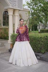 Nueva Colección Festiva, Lehenga Choli Tradicional Especial para Navratri, Disponible a Precio de Mayoreo para Mujeres - Product Image 5