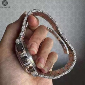Montre de luxe personnalisée en moissanite diamantée, best-seller, pour anniversaire, mariage, cadeau, montre-bracelet tendance, disponible à la vente - Product Image 2