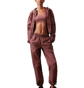 Ensemble de survêtement décontracté pour homme en nylon anti-plis, coupe oversize, avec veste à capuche et coupe-vent à poignets élastiques, veste courte personnalisée pour l'automne - Product Image 3
