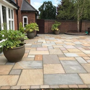 Transforme su jardín con el paquete de terraza Garda Buff Sandstone para terrazas rústicas y pisos de piedra natural - Product Image 6