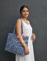 Tas Tote Bohemian Katun Motif Bunga Cetak Tangan Indigo Elegan untuk Wanita, Quilting Kantha, Pegangan Bergaris, Kualitas Tinggi