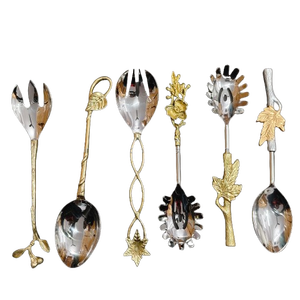Juego de 6 Cucharas de Servir Artesanales con Diseño Inspirado en la Naturaleza, Mangos de Hojas y Ramas en Tono Dorado, Utensilios de Buffet de Acero Inoxidable - Product Image 1