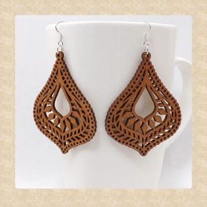 Pendientes de madera con diseño de gota de agua hawaianos de moda 2026, diseño hueco, pendientes económicos para mujer al por mayor - Product Image 1