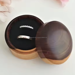 กล่องเก็บเครื่องประดับไม้แบบพกพาสำหรับใส่แหวน ต่างหู จี้ ขนาดเล็ก สำหรับงานแต่งงาน งานขอแต่งงาน นำเข้าจากอินเดีย - Product Image 1