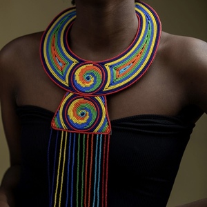 Collier tressé en perles de verre colorées de haute qualité CRYSTAL CRAFT, collier ras du cou en perles de verre pour filles africaines - Product Image 5