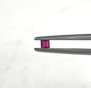 ทับทิมพม่าธรรมชาติคุณภาพดี ขนาด 2.0-2.5 มม. รูปทรงสี่เหลี่ยม น้ำหนัก 33.60 กะรัต ผ่านการอบความร้อน พลอยสีชมพูแดงสำหรับทำเครื่องประดับ - Product Image 3