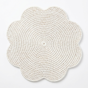 Sous-plats de mariage en rotin fleuri faits à la main, assiettes de présentation en bambou naturel – Design de luxe écologique pour la mise en table - Product Image 3