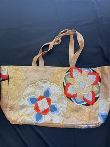 Sac fourre-tout japonais ouvert, fait main, en tissu kimono RAPYUTA, recyclé, unique en son genre, grande taille, adorable, de qualité exceptionnelle et à prix abordable - Product Image 3