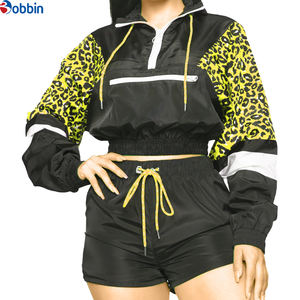 Conjunto Corto Transpirable Personalizado de Talla Grande, Chaqueta Cortavientos Unisex Personalizada de Primavera/Verano con Pantalones Cortos Deportivos de Nuevo Diseño - Product Image 4