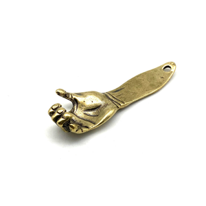 Abridor de Botellas de Latón con Forma de Mano, Estilo Vintage, Herramienta Manual para Abrir Botellas de Cerveza, Diseño Decorativo para Bar - Product Image 3