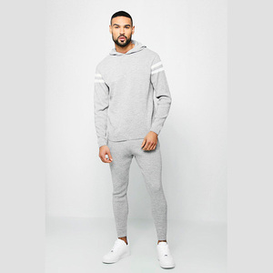 Conjunto Deportivo Unisex Gris con Capucha, Pantalones y Sudadera de Color Sólido, Transpirable, Antibacterial y Ecológico, Corte Regular - Product Image 2