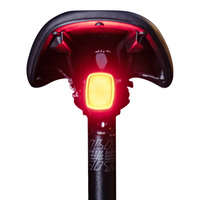 Lampu Sepeda Belakang LED untuk Berkendara Malam Hari 250mAh IP66 Tahan Air Pengisian Daya Tipe-C Lampu Sepeda Gunung dan Jalan Raya Aksesoris Sepeda