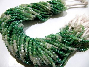 Perles facettées rondes en pierre de lune verte naturelle teintée argentée AB Mystic - Product Image 1
