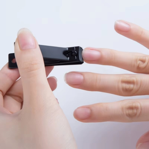 Set de 7 Piezas para el Cuidado de las Uñas en Casa, Herramienta de Manicura con Abertura Grande, Unisex, Compacto, Regalo con Cortaúñas y Pinzas para Cejas - Product Image 3