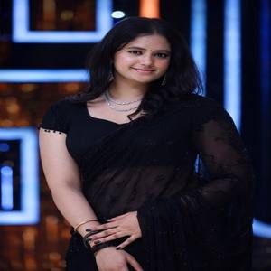 VASTRA COTTAGE Saree de Georgette Sintética Pura con Bordado de Cuentas Negras Originales y Borde Calado, Saree de Diseñador de Lujo con Blusa - Product Image 2