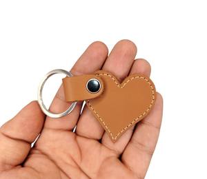 Llaveros de Regalo de Boda Personalizados de Alta Calidad, Colgante de Cuero Genuino para Bolsos, Llavero de Corazón, Llavero de Coche de Moda, Llaveros en Blanco - Product Image 5