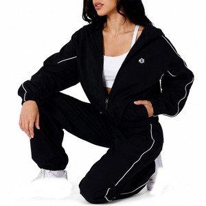 Ensemble de survêtement 2 pièces pour femme, coupe ample et respirante, coupe-vent d'automne, léger, oversize, uni, 100% nylon, noir, USA - Product Image 6