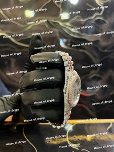 Reloj con Esfera Romana con Incrustaciones de Diamantes, Acero Inoxidable con Bisel y Brazalete de Diamantes Cultivados en Laboratorio VVS, Acabado en Dos Tonos, Visualización de Fecha - Product Image 3