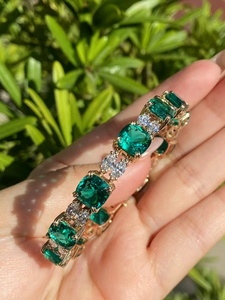 กำไลข้อมือเพชรทรงเหลี่ยมมรกตเงินแท้ 925 ชุบทอง 14K หรูหราสำหรับผู้หญิง ได้รับการรับรองจาก IGI สี E/F เพชรเพาะเลี้ยงในห้องปฏิบัติการ ความสะอาดระดับ VS-VVS - Product Image 2