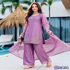 Ensemble ethnique de qualité supérieure en satin fantaisie avec broderie et dupatta, pantalon rose, fournisseur d'Inde - Product Image 1