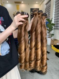 Lot de 3 extensions de cheveux bouncy curl frontal à fermeture assortie, tissage en lot de haute qualité - Product Image 5