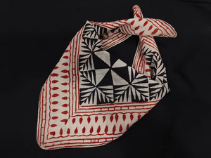 Pañuelo Cuadrado Étnico de Algodón Hecho a Mano Naaz Textile, Estampado Floral, Juego de Pañuelo para el Cuello, Ideal para el Verano, Suave al Contacto con la Piel - Product Image 2