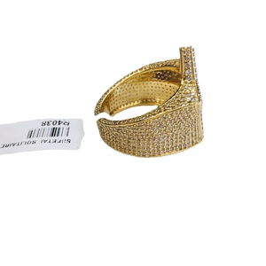 Anillo de estrella con tachuelas de diamantes redondos de estilo Hip Hop clásico de oro amarillo de 10kt para fiesta de boda o aniversario - Product Image 3