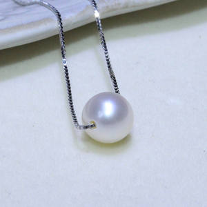 Collar de Perlas de Agua Dulce Clásico para Mujer con Cadena Ajustable de Clavícula con Diseño de Camelia, Redondo, Ligero y Elegante - Product Image 1