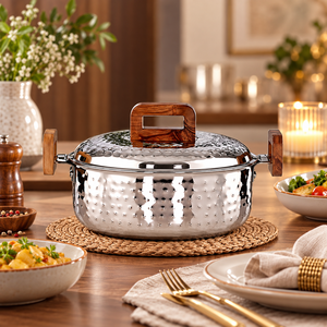 Casserole en acier inoxydable martelé avec poignées en bois et bouton de couvercle, design moderne et luxueux, durable, isolée, pour toutes les occasions - Product Image 3