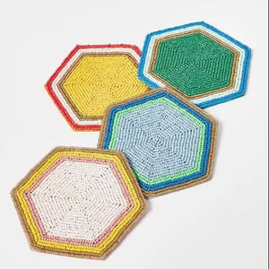 Sous-verres en perles de verre artistiques, faits à la main avec des couleurs vibrantes, parfaits pour la décoration de la table basse du salon - Product Image 1