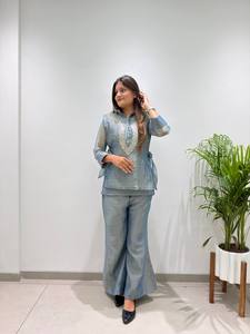 Nouvel ensemble chemise et pantalon de créateur pour femme, brodé à la main, boléro réversible – Extensible, infroissable, séchage rapide, SALSA SILK, idéal pour toutes les occasions - Product Image 2