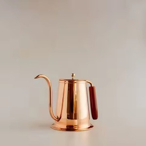 กาต้มน้ำชาและกาแฟดีไซน์สวยงาม ทำจากโลหะ สำหรับเสิร์ฟน้ำร้อน ใช้ในบ้าน ห้องครัว โต๊ะอาหาร ดีไซน์ทันสมัย จับถนัดมือ - Product Image 5