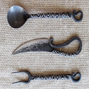 Juego de cubiertos de mesa de acero al carbono personalizados hechos a mano con mango negro ancho cuchillo de Chef de hierro para uso en la cocina - Product Image 2