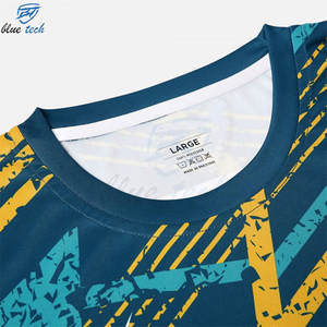 Tenue de football personnalisée pour hommes, ensemble respirant de maillot et short de football, uniforme de football OEM imprimé par sublimation, grandes tailles 100% - Product Image 4