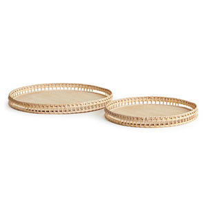 Lot économique de plateaux ronds plats artisanaux en rotin naturel et paniers de service en osier pour l'organisation du salon - Product Image 1