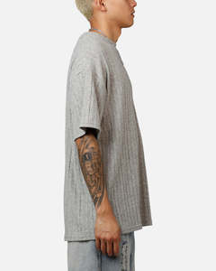Camiseta de punto gris extragrande para hombre, manga corta, cuello redondo, color liso, 100% algodón, textura acanalada, precio mayorista - Product Image 3