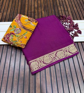 Sari de Georgette Festivo con Pallu de Jari Chit y Blusa de Tela Bordada con Estampado Posicionado - Product Image 1