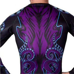 เสื้อรัดกล้ามเนื้อ MMA แขนสั้น รุ่นยูนิเซ็กซ์ ปี 2026 ระบายอากาศได้ดี สีสันปรับแต่งได้ เหมาะสำหรับกีฬากลางแจ้งในฤดูร้อน พร้อมบริการสกรีนโลโก้ตามสั่ง - Product Image 4