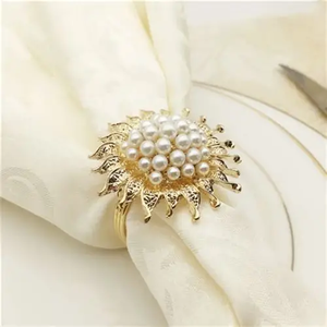 Anneau de serviette en strass en forme de fleur avec perles, décoration de table de mariage, 4,5 cm, style glamour - Product Image 4