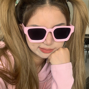 แว่นกันแดดทรงสี่เหลี่ยมกรอบหนาสไตล์เรโทรเรียบง่ายสำหรับสุภาพสตรี UV400 แว่นกันแดดทรงเว้าทันสมัยสำหรับถ่ายภาพขนาดเล็ก - Product Image 2